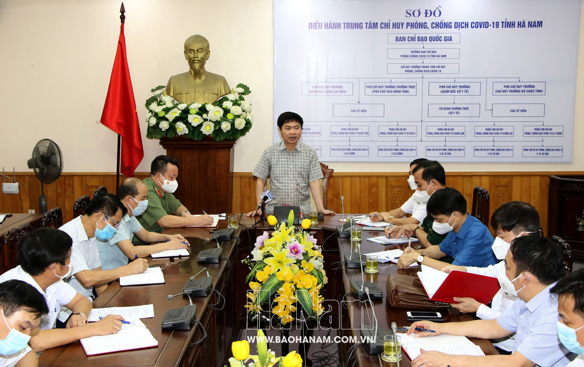 Thêm nhiều ca nghi nhiễm SARS-CoV-2, Trung tâm Chỉ huy phòng chống dịch, bệnh Covid-19 tỉnh Hà Nam họp khẩn trong đêm