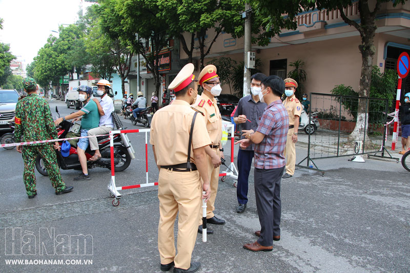 Thành phố Phủ Lý phong toả nhiều điểm phục vụ công tác xét nghiệm toàn dân