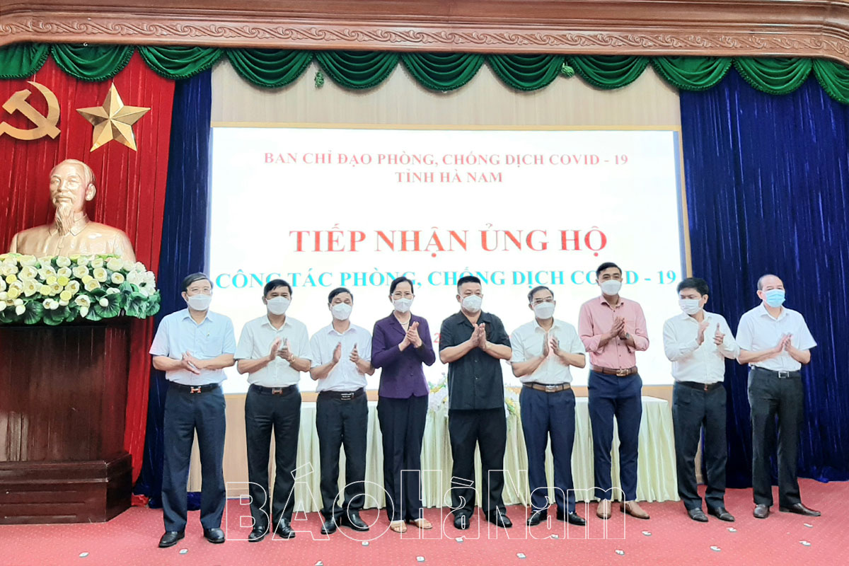 Các doanh nghiệp ủng hộ Quỹ phòng chống dịch Covid của tỉnh