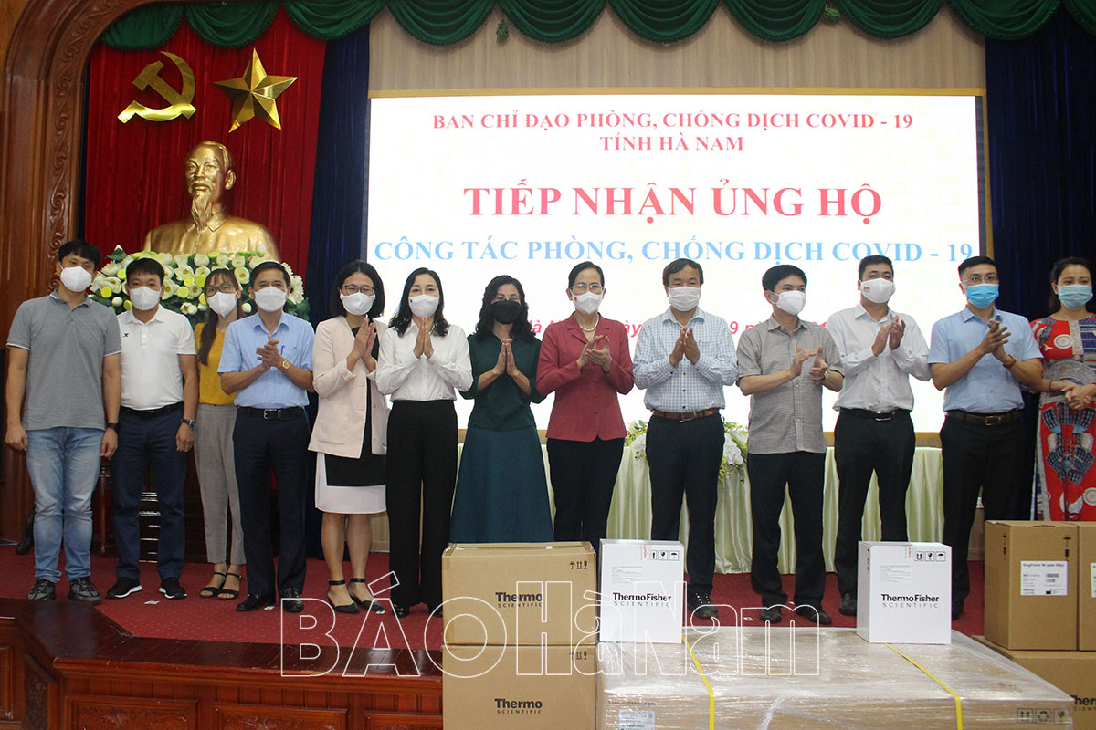 Tiếp nhận máy xét nghiệm và kinh phí hỗ trợ phòng, chống dịch Covid – 19 với tổng số tiền gần 67 tỷ đồng