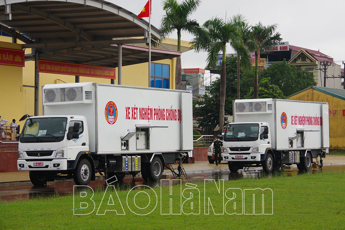 Đoàn cán bộ quân y hỗ trợ hiệu quả công tác xét nghiệm sàng lọc Covid-19 trên diện rộng