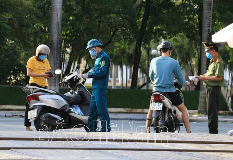 Tiếp tục thiết lập vùng cách ly 4 khu vực dân cư trên địa bàn huyện Thanh Liêm và Kim Bảng để phòng, chống dịch Covid-19