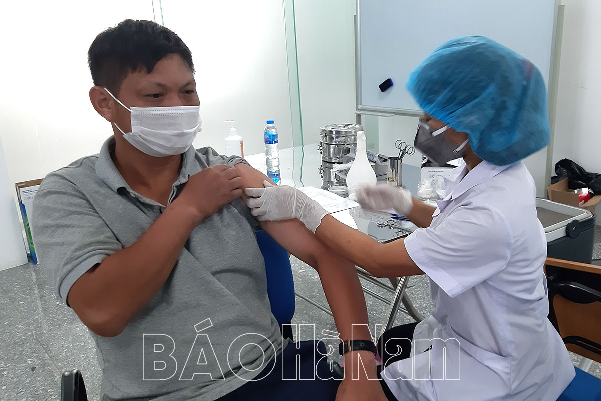 68.642 lao động trong các KCN được tiêm vắc xin phòng Covid- 19