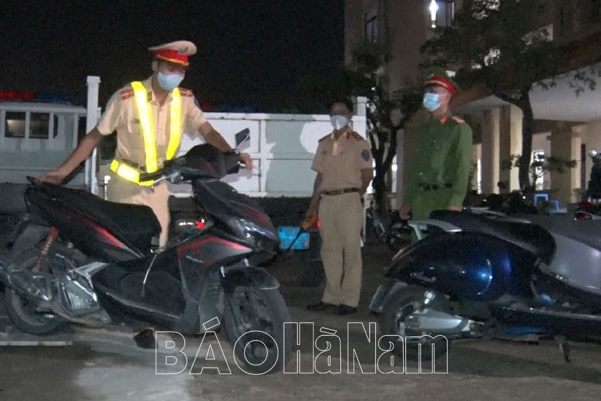 Công an T.p Phủ Lý xử phạt 06 trường hợp vi phạm quy định phòng, chống dịch