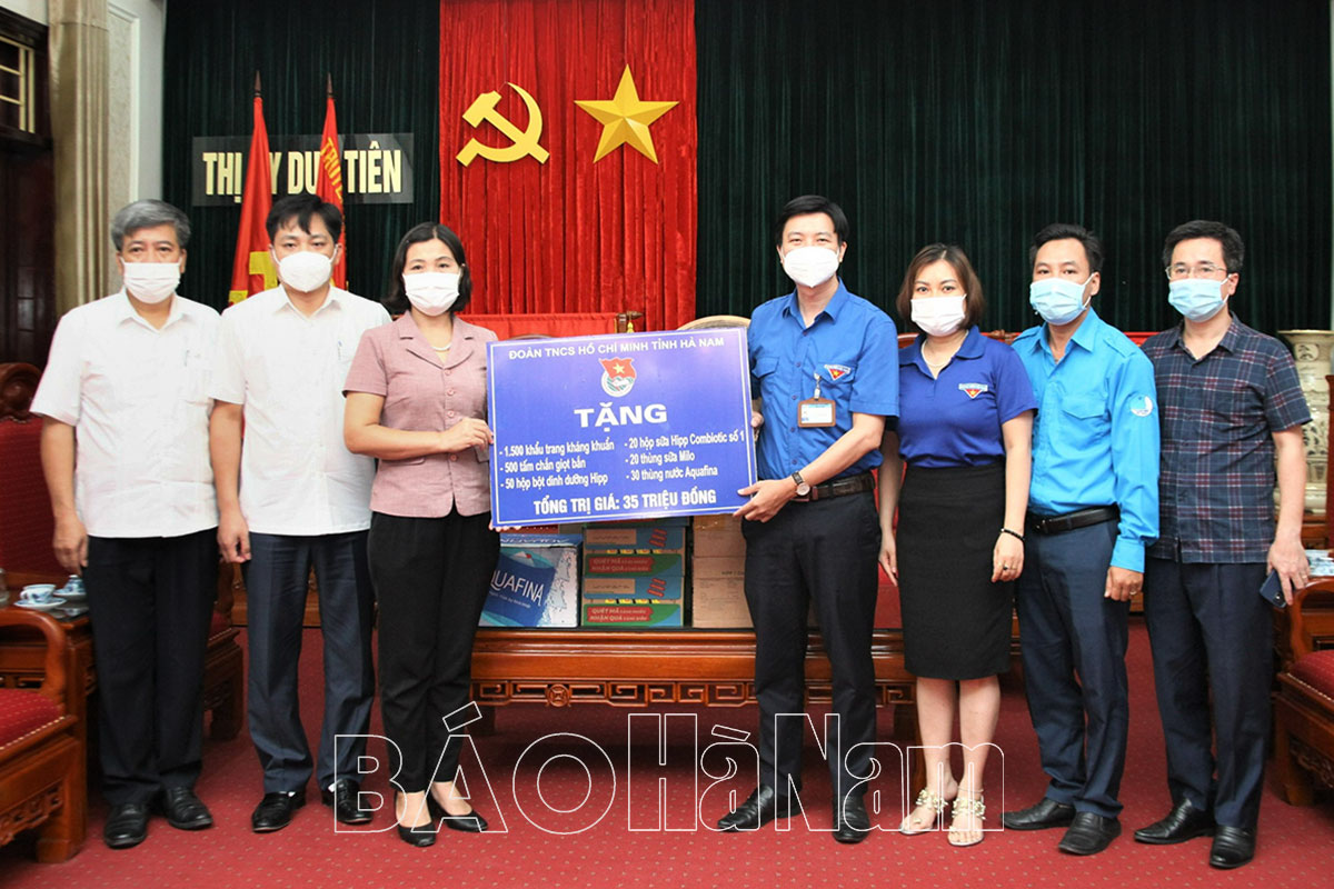 BTV Tỉnh đoàn tiếp tục hỗ trợ vật tư y tế, nhu yếu phẩm cho một số địa phương, đơn vị trong công tác phòng, chống dịch