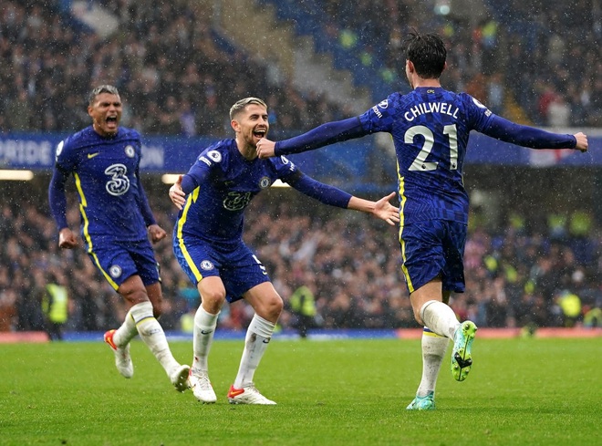 Hạ gục Southampton, Chelsea giành ngôi đầu bảng Premier League