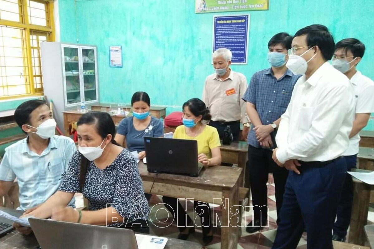 Duy Tiên huy động hơn 600 cán bộ, giáo viên, nhân viên ngành giáo dục tham gia hỗ trợ phòng, chống dịch Covid-19