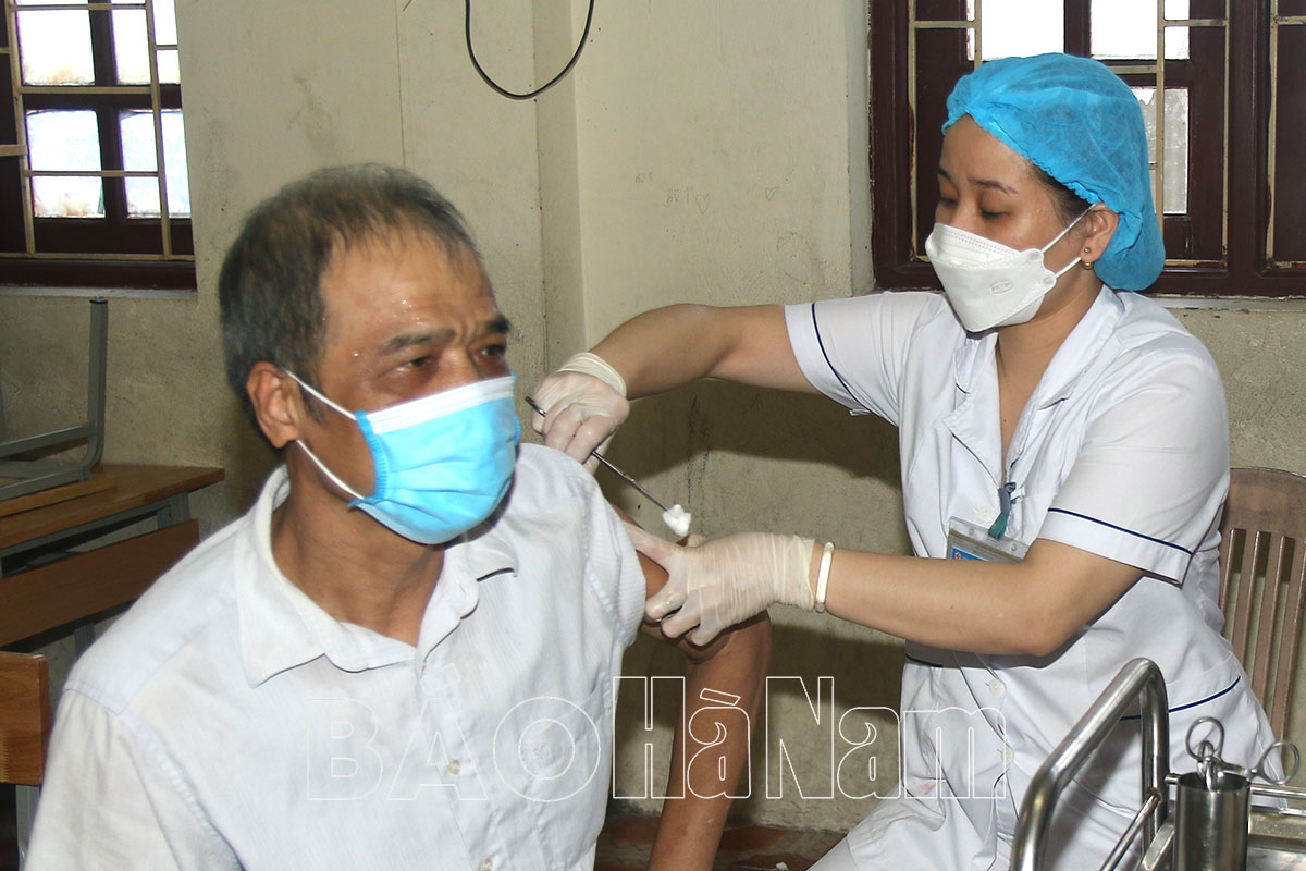 Phủ Lý cơ bản hoàn thành tiêm vắc xin toàn dân phòng, chống dịch Covid-19 tại 21/21 phường, xã