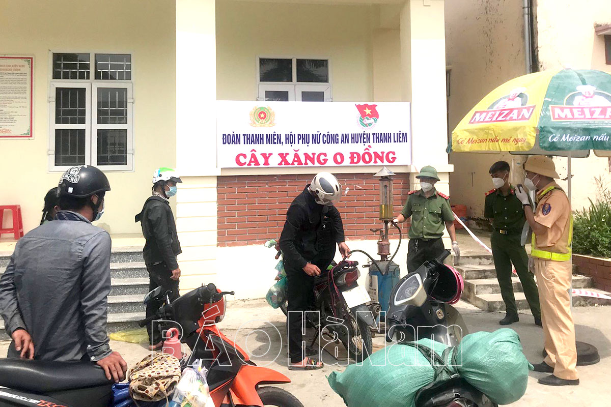 Cây xăng 0 đồng hỗ trợ bà con các tỉnh phía Nam trên đường về quê