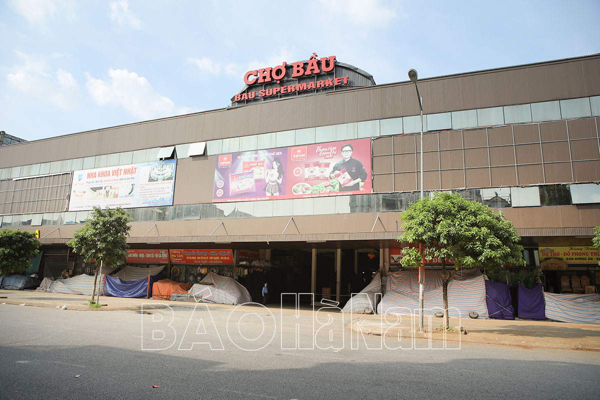 TP Phủ Lý: Tạm phong tỏa chợ Bầu và 2 khu vực dân cư phường Quang Trung khi xuất hiện các ca F0 cộng đồng