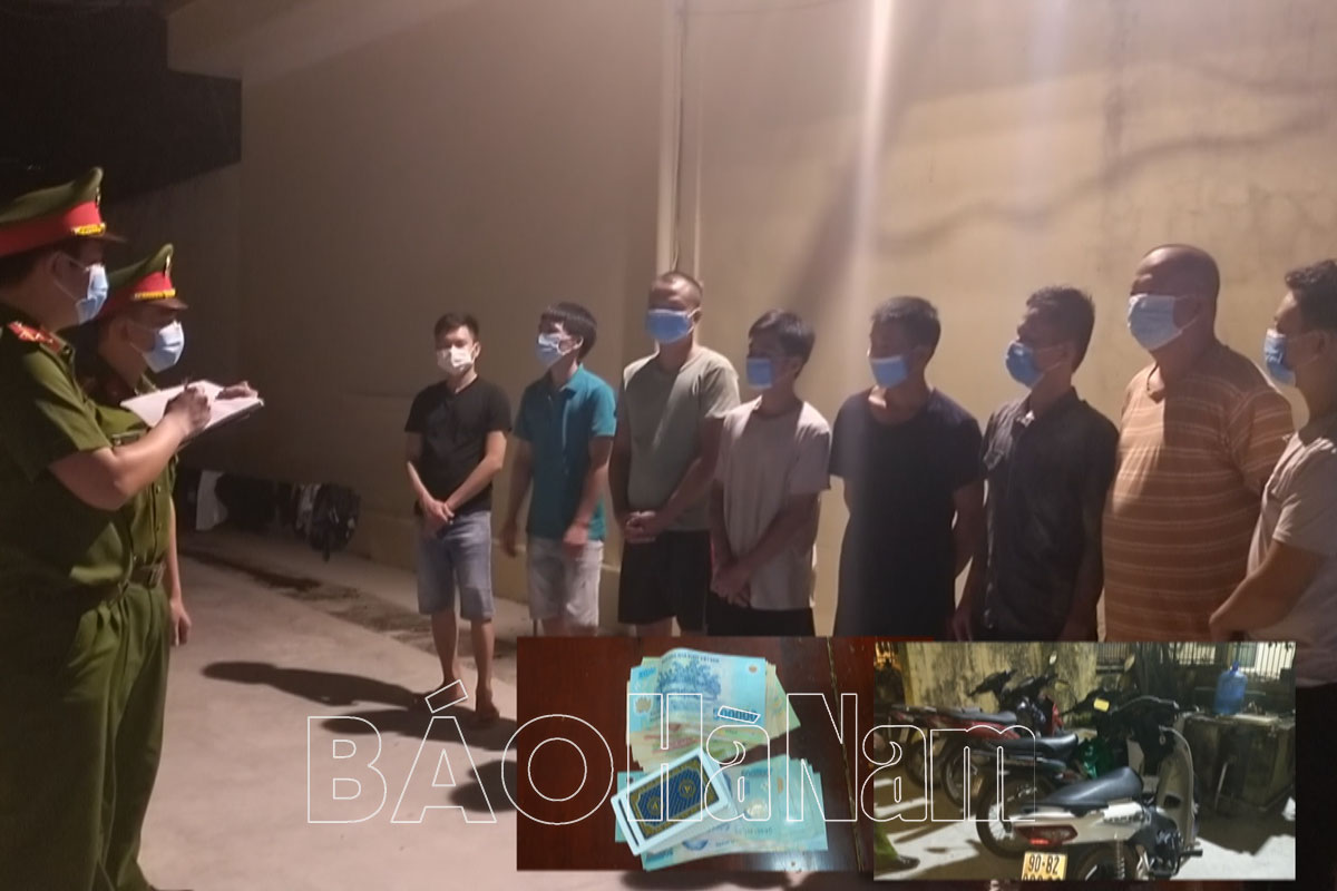 Bắt quả tang 08 đối tượng tụ tập đánh bạc