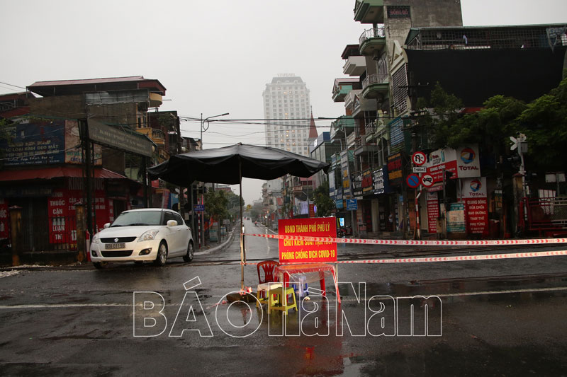 Phủ Lý xác định cấp độ dịch trên toàn địa bàn thành phố là cấp 2; Tạm ngừng các hoạt động giáo dục và đào tạo trực tiếp