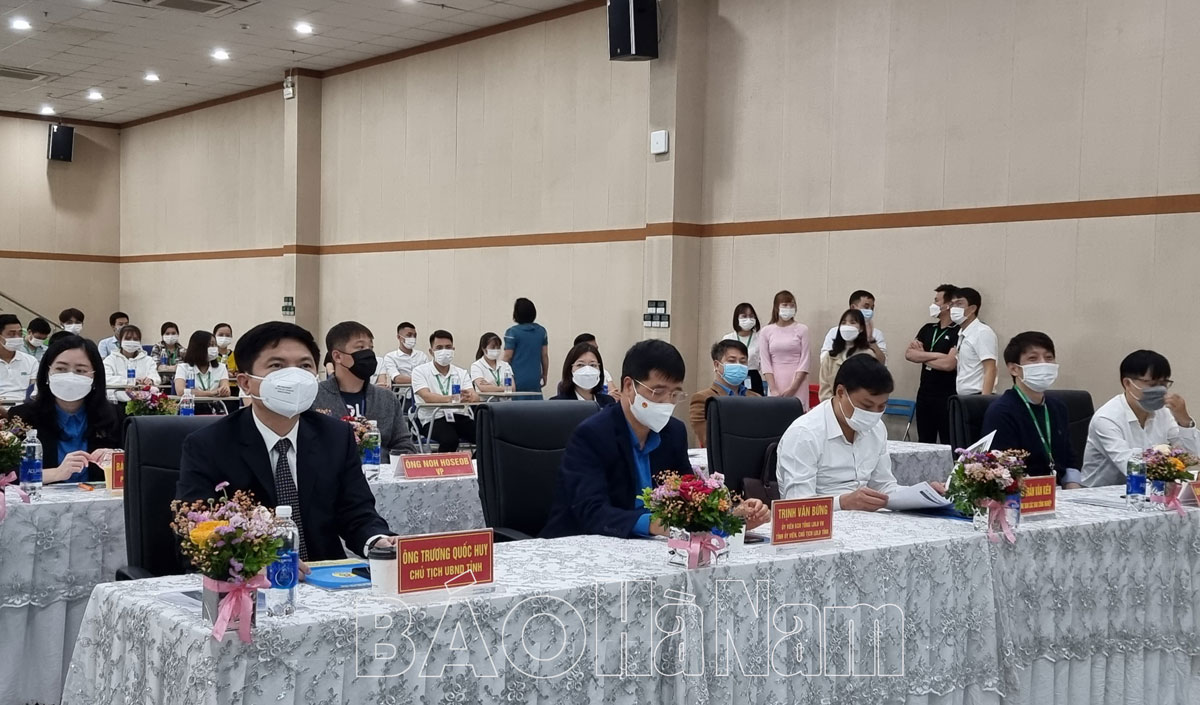 LĐLĐ tỉnh trao "Gói an sinh Công đoàn" hỗ trợ công nhân lao động