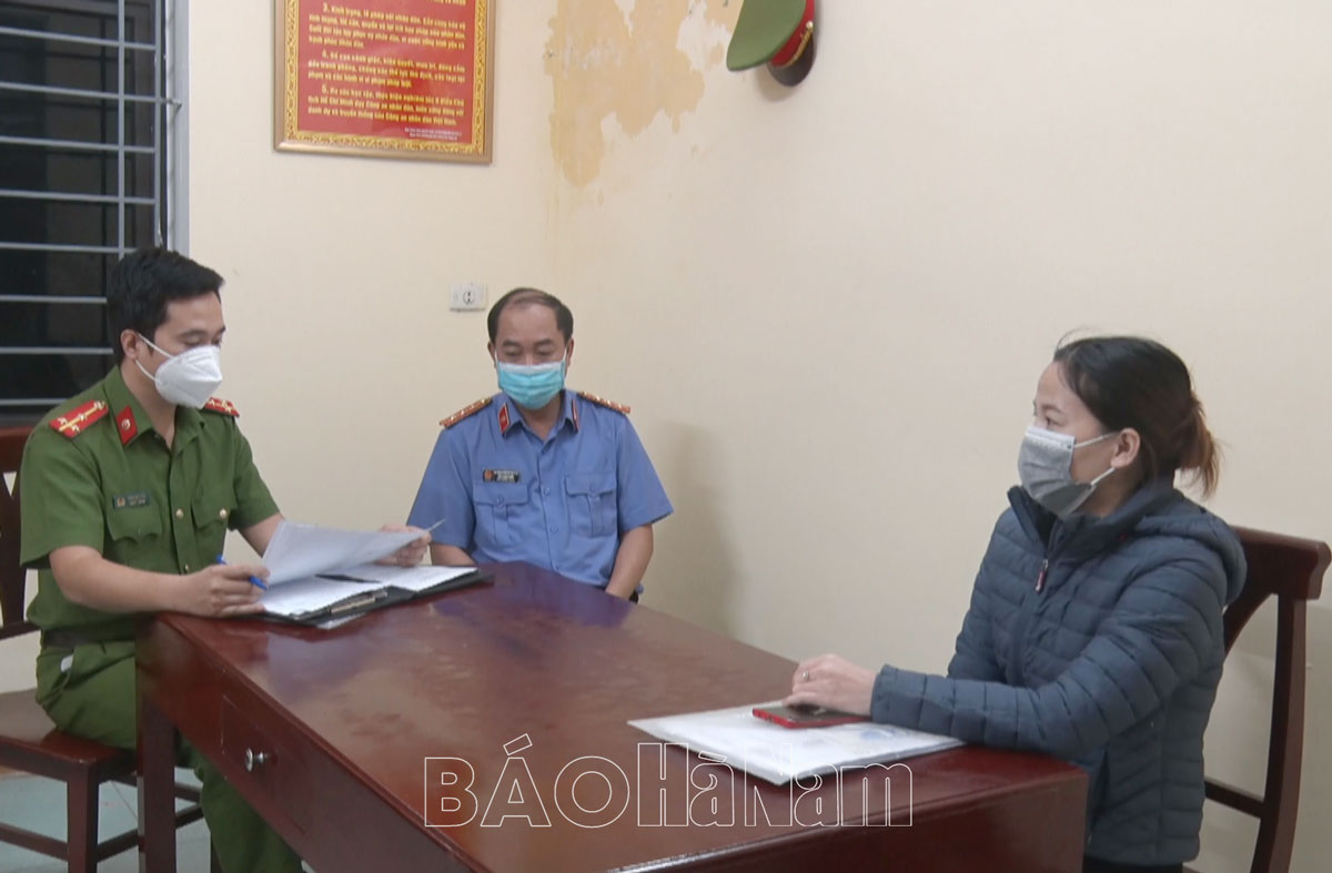 Công an tỉnh bắt tạm giam người phụ nữ khai báo gian dối về dịch bệnh, vi phạm quy định về an toàn nơi đông người