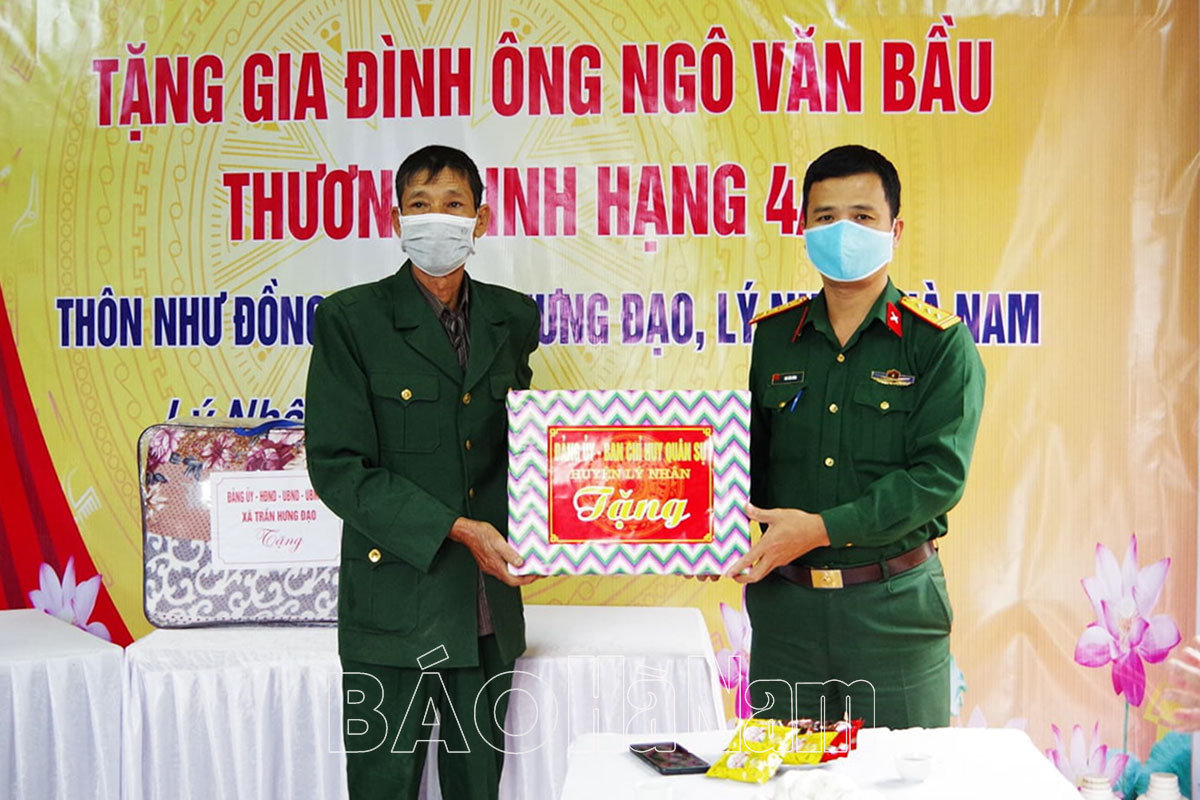 Ban CHQS huyện Lý Nhân bàn giao nhà tình nghĩa tại xã Trần Hưng Đạo