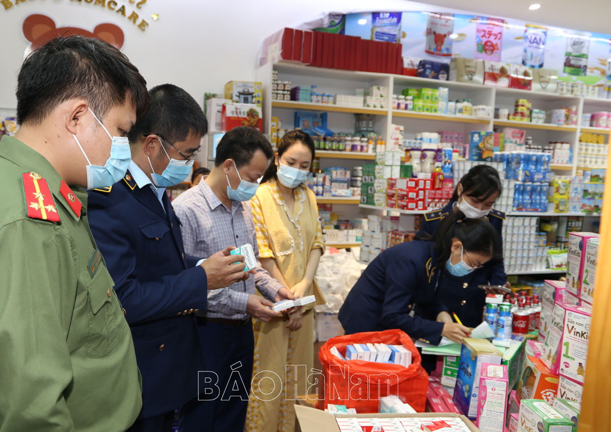 Phát hiện một cơ sở kinh doanh ở Phủ Lý bán thuốc hỗ trợ phòng, chống Covid-19 không rõ nguồn gốc