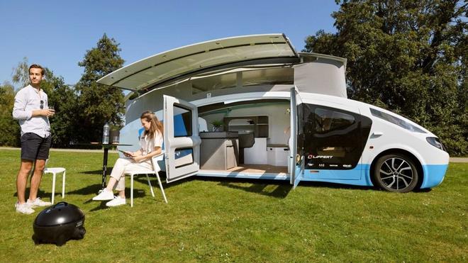 Chiêm ngưỡng motorhome chạy năng lượng mặt trời đầu tiên trên thế giới