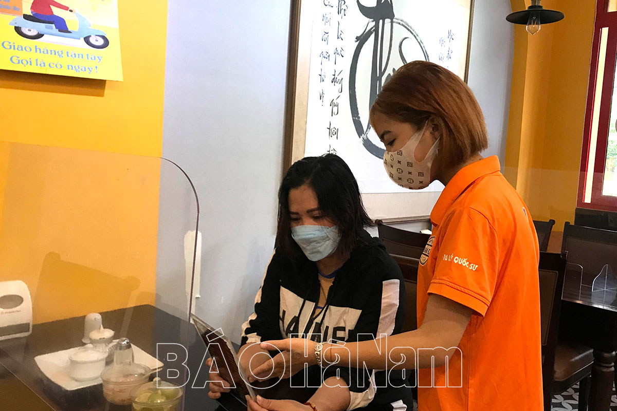 Nhà hàng, quán ăn vẫn đìu hiu sau giãn cách xã hội