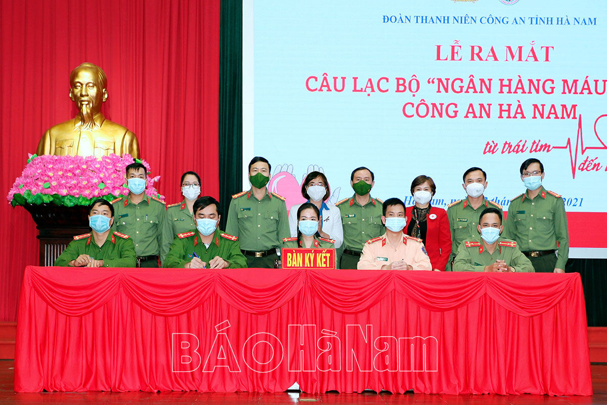 Đoàn thanh niên Công an tỉnh ra mắt Câu lạc bộ “Ngân hàng máu sống” Công an Hà Nam