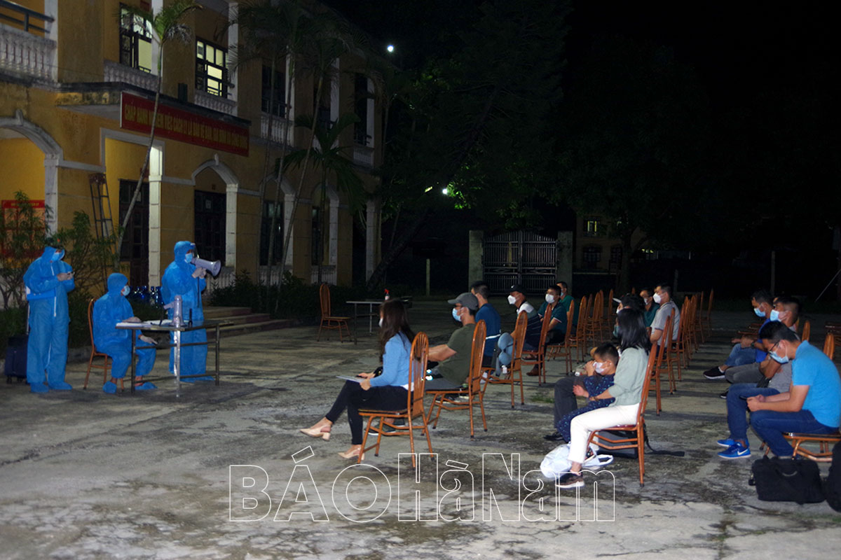 Tiếp nhận 76 công dân Việt Nam ở nước ngoài về nước cách ly phòng, chống dịch Covid-19