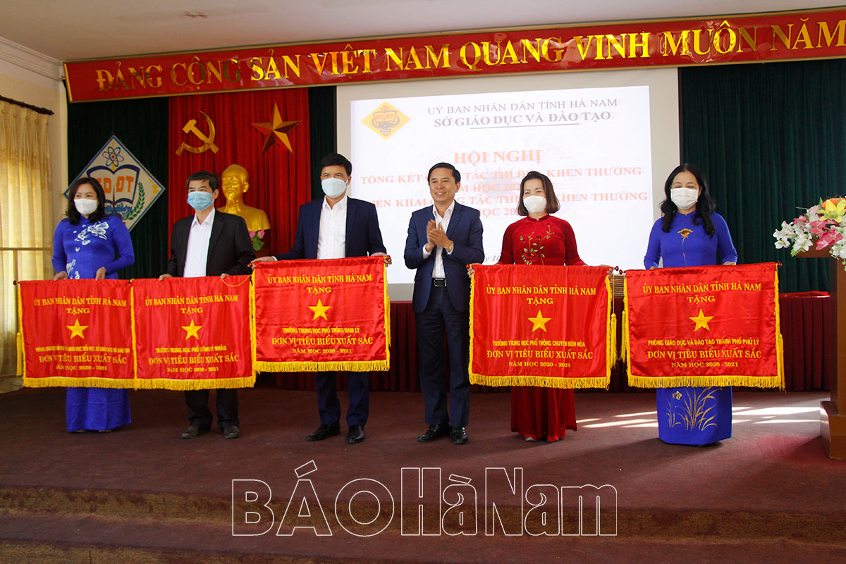 Sở Giáo dục và Đào tạo tổng kết công tác thi đua năm học 2020- 2021