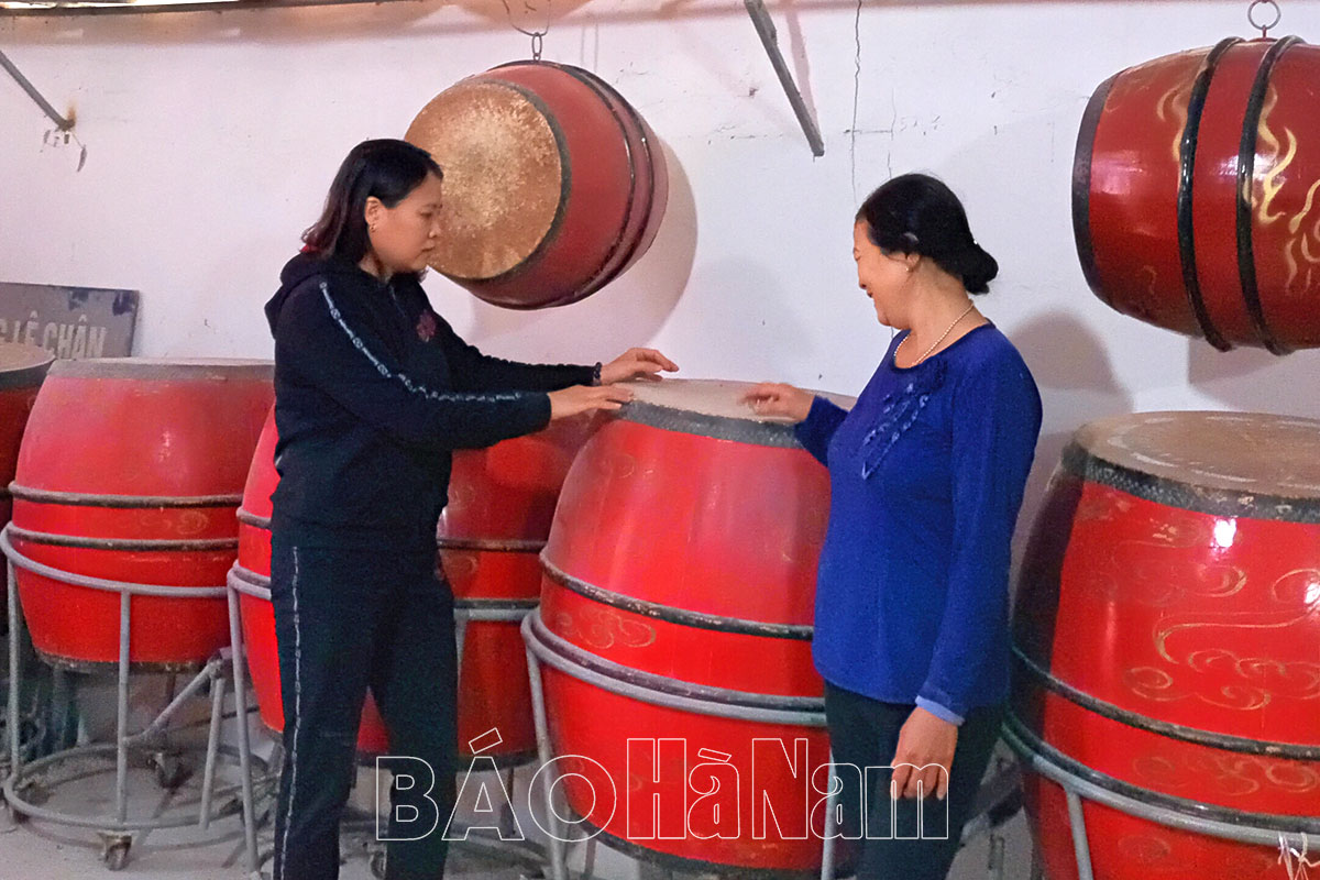 Đội trống nữ Đền thờ Nữ tướng Lê Chân