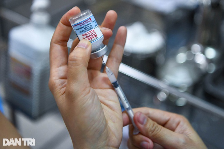Gia hạn sử dụng 9 lô vaccine Pfizer