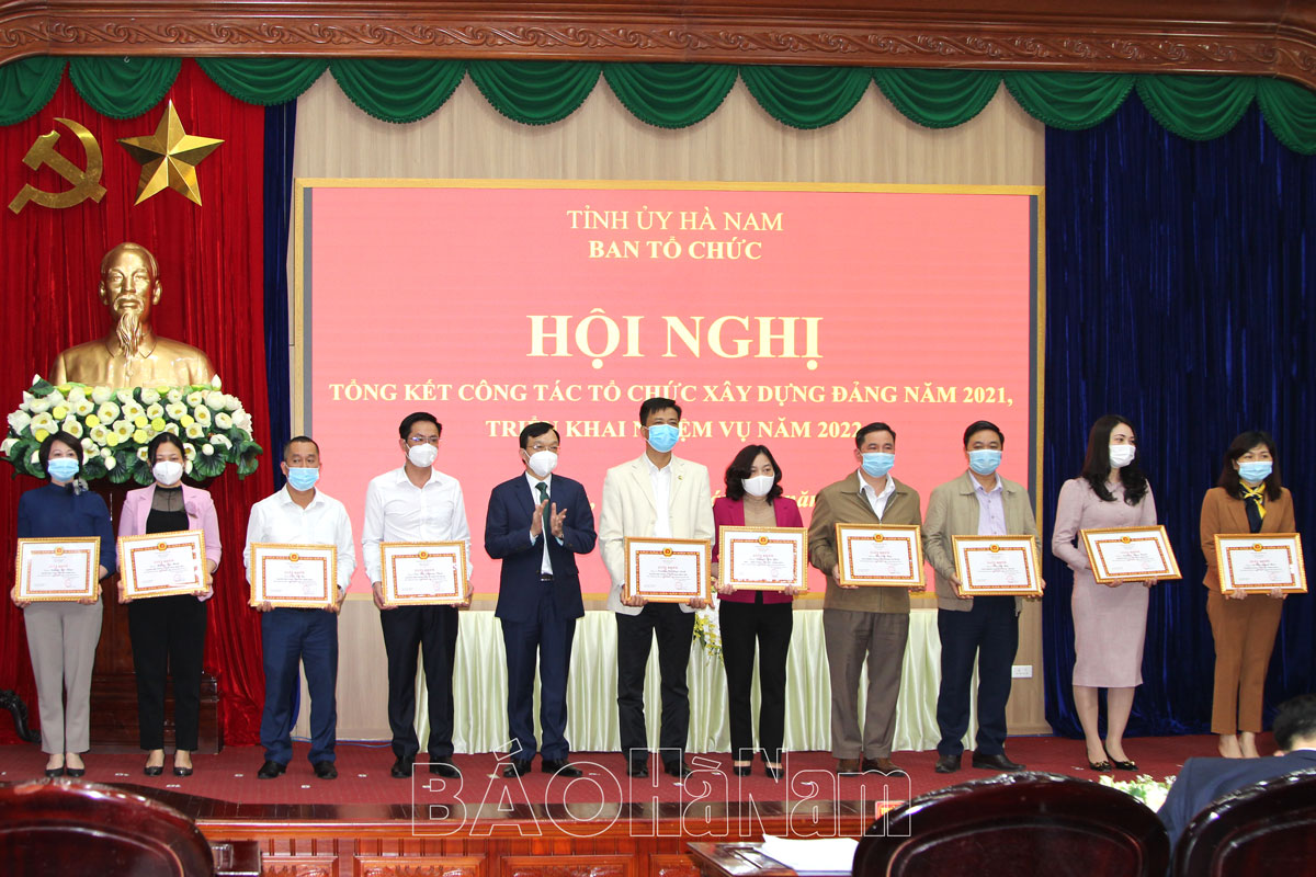 Đồng chí Bí thư Tỉnh ủy Lê Thị Thủy: Tập trung xây dựng đội ngũ cán bộ các cấp có bản lĩnh chính trị vững vàng, đạo đức cách mạng trong sáng, có năng lực trình độ đáp ứng yêu cầu nhiệm vụ.