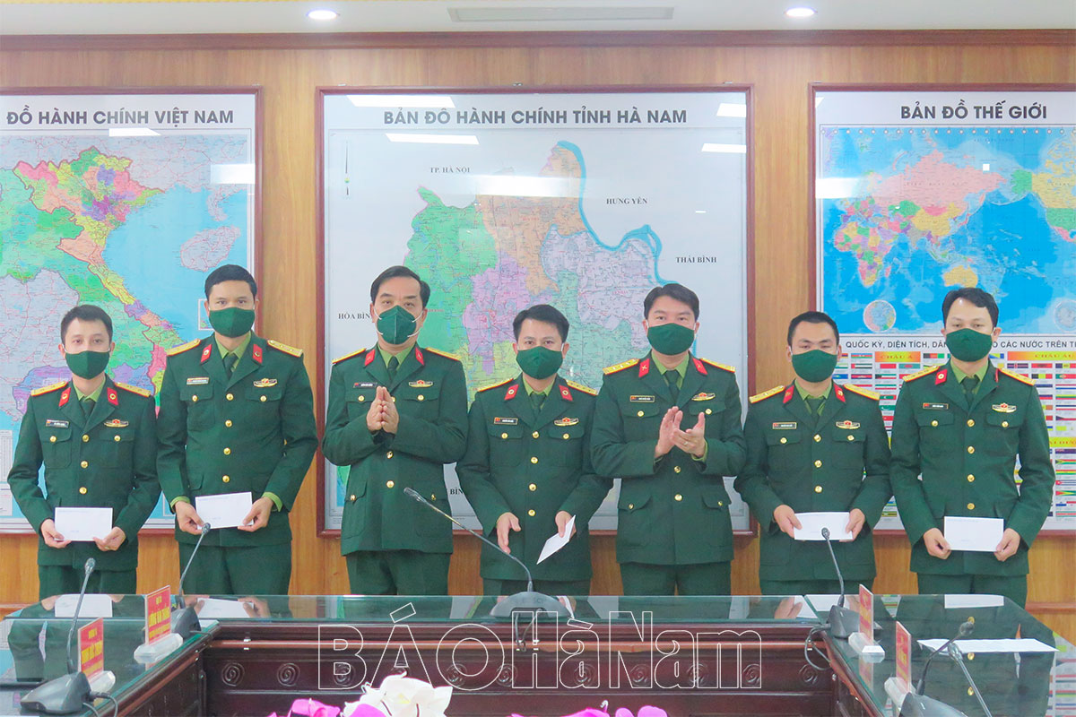 Bộ CHQS tỉnh gặp mặt, biểu dương cán bộ, chiến sĩ, y bác sĩ quân y hoàn thành nhiệm vụ tăng cường chống dịch tại các tỉnh phía Nam