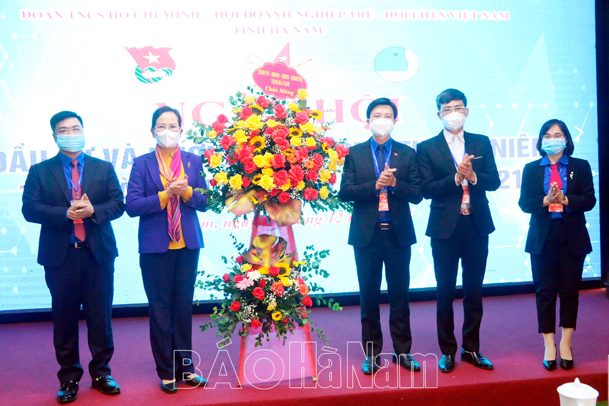 Đồng chí Bí thư Tỉnh ủy Lê Thị Thủy dự Ngày hội đầu tư và khởi nghiệp cho thanh niên Hà Nam lần thứ III năm 2021