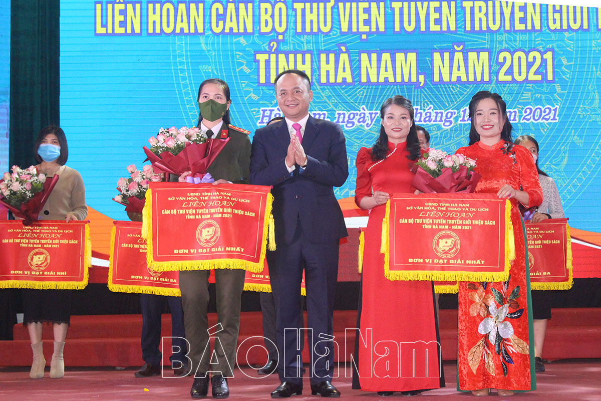 Trao giải Liên hoan Cán bộ thư viện tuyên truyền giới thiệu sách năm 2021