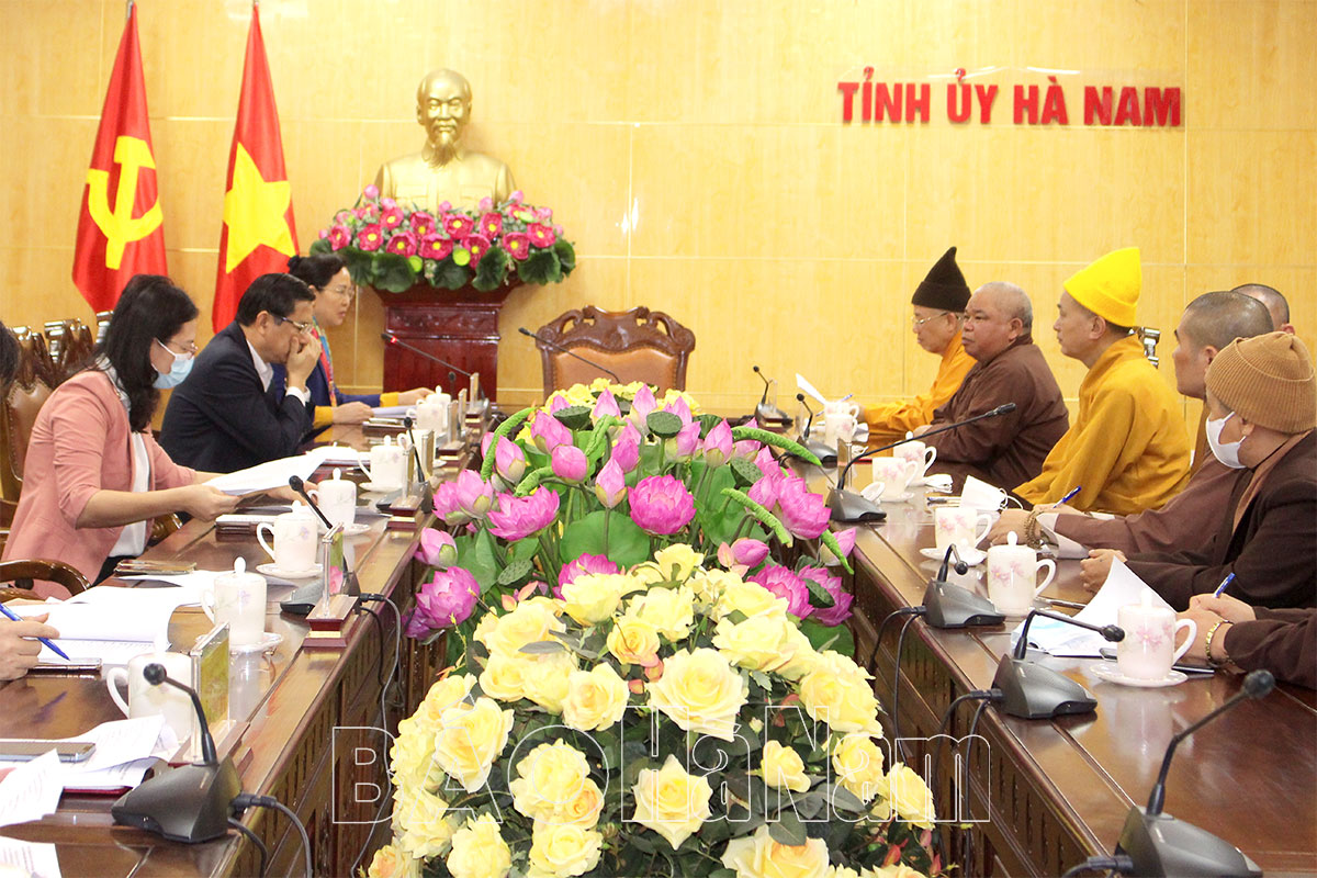 Đồng chí Bí thư Tỉnh ủy Lê Thị Thủy gặp mặt Ban Trị sự Giáo hội Phật giáo tỉnh
