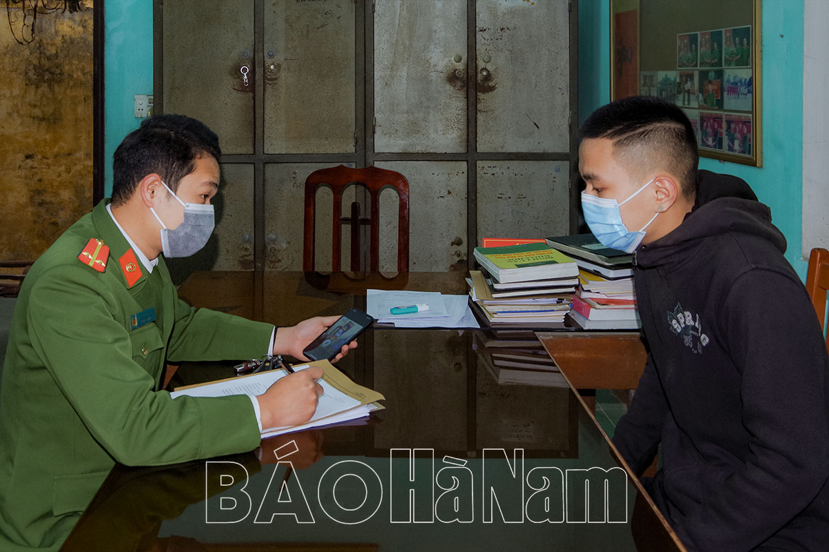 Công an Thanh Liêm bắt đối tượng tàng trữ 7,3 kg pháo nổ