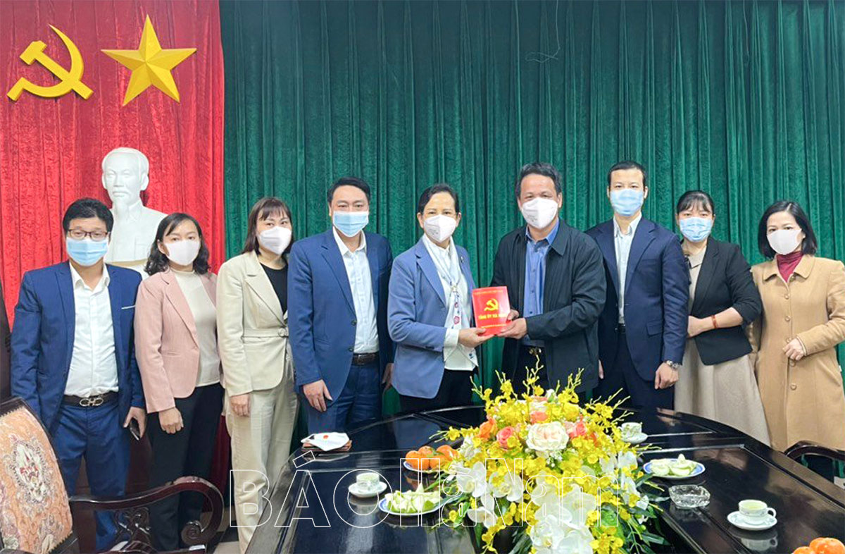 Đồng chí Bí thư Tỉnh ủy Lê Thị Thủy thăm, chúc mừng Ban Nội chính Tỉnh ủy nhân Ngày truyền thống ngành Nội chính Đảng