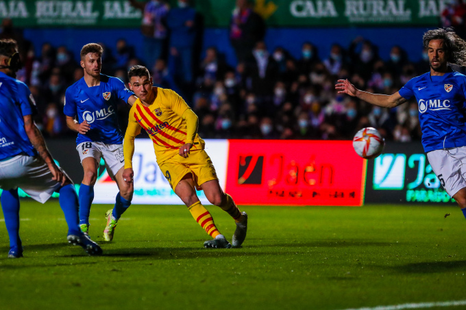 Barca thắng ngược trong sáu phút