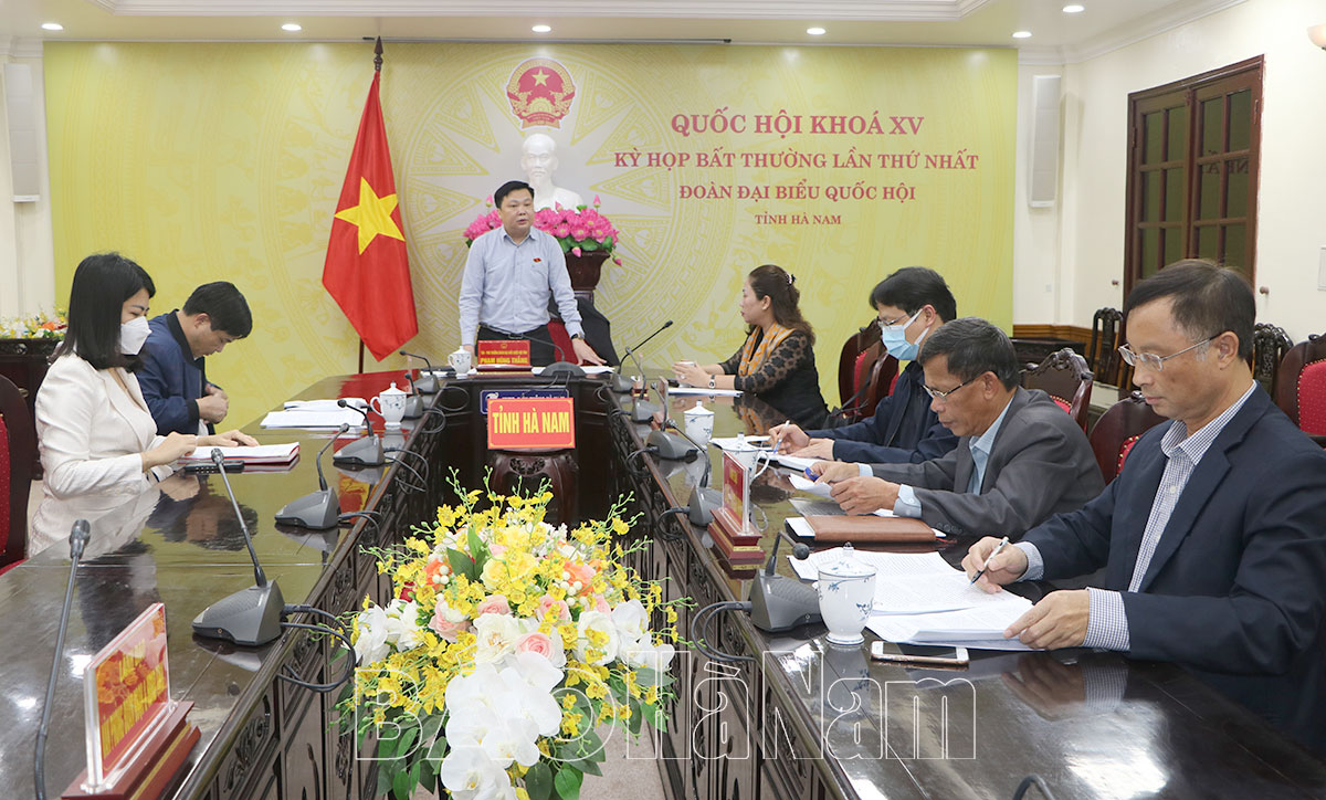 Chiều 6/1, Quốc hội thảo luận tại tổ về chủ trương đầu tư dự án xây dựng công trình đường bộ cao tốc Bắc- Nam và dự thảo nghị quyết thí điểm một số cơ chế, chính sách đặc thù phát triển thành phố Cần Thơ