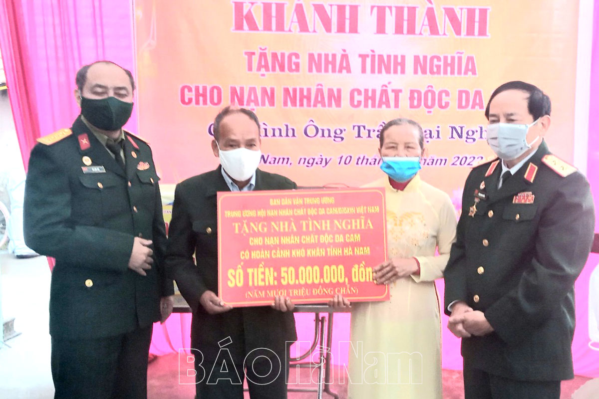 Khánh thành, trao nhà tình nghĩa cho nạn nhân chất độc da cam xã Trần Hưng Đạo