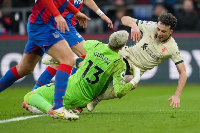 Hạ Crystal Palace, Liverpool thu hẹp cách biệt với Man City