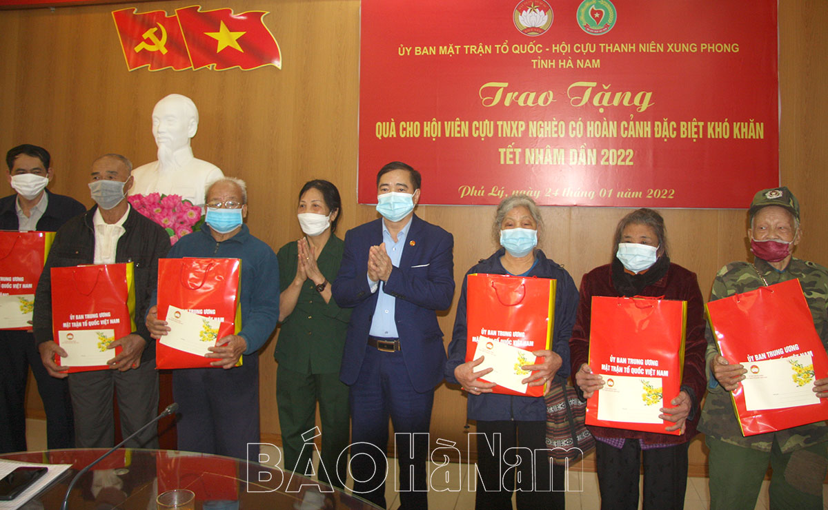 Hơn 150 hội viên cựu TNXP có hoàn cảnh khó khăn được nhận quà Tết Nhâm Dần 2022