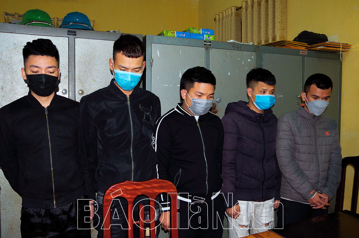 Công an Thanh Liêm tạm giữ hình sự 05 đối tượng sử dụng trái phép chất ma túy