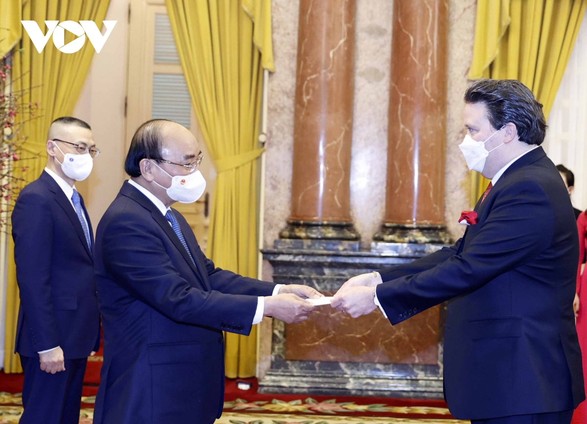 Chủ tịch nước tiếp Đại sứ Hoa Kỳ và Đại sứ Mexico trình Quốc thư