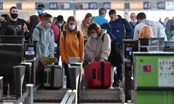 Loạt nước kêu gọi công dân rời Ukraine