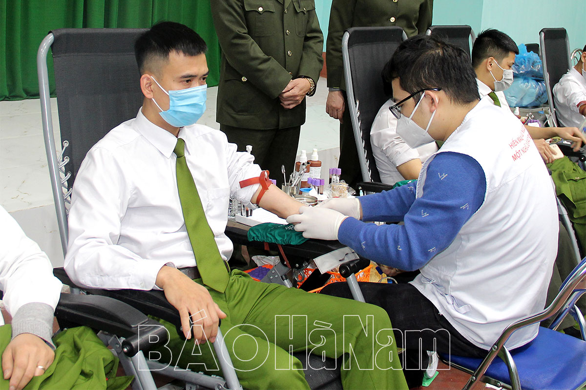 Hơn 500 cán bộ, chiến sĩ Công an tỉnh tham gia Lễ hội Xuân hồng 2022