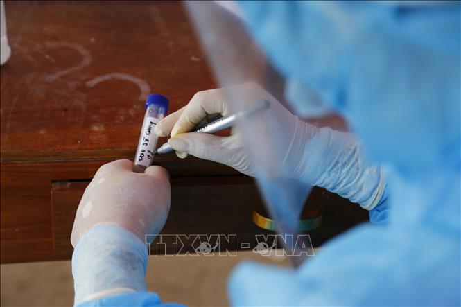 Bộ Y tế đề nghị thực hiện nghiêm giá dịch vụ xét nghiệm SARS-CoV-2