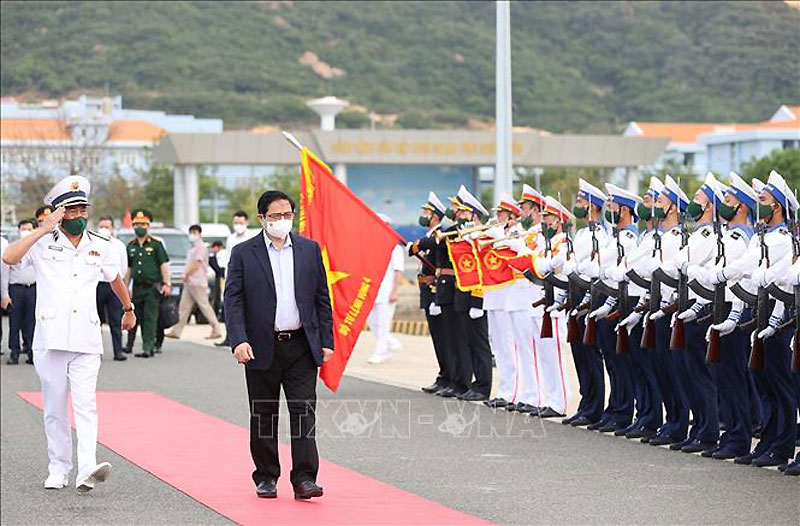 Thủ tướng Phạm Minh Chính dâng hương tưởng niệm các liệt sĩ Gạc Ma