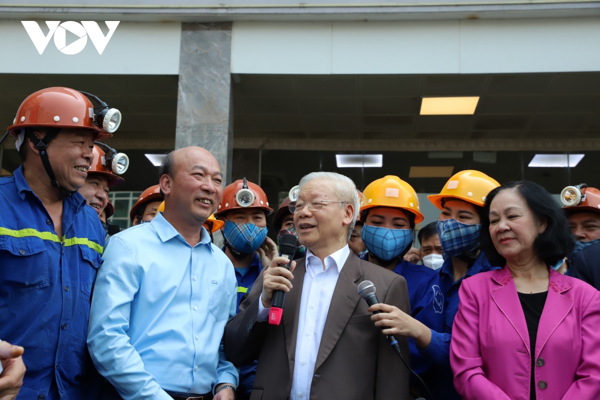 Tổng Bí thư Nguyễn Phú Trọng thăm công nhân ngành than ở Quảng Ninh