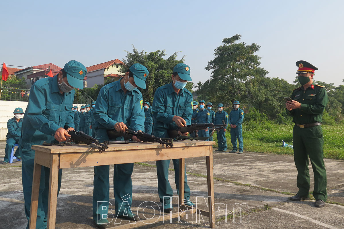 Ban CHQS huyện Kim Bảng tổ chức hội thao kết thúc huấn luyện DQTV bộ binh