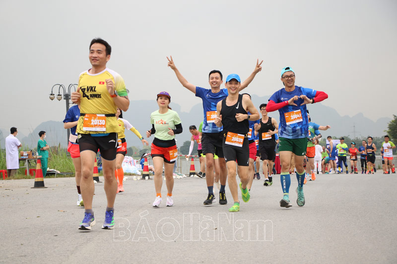 Chạy Marathon Vì An toàn giao thông – Mỗi VĐV là một đại sứ tinh thần ...