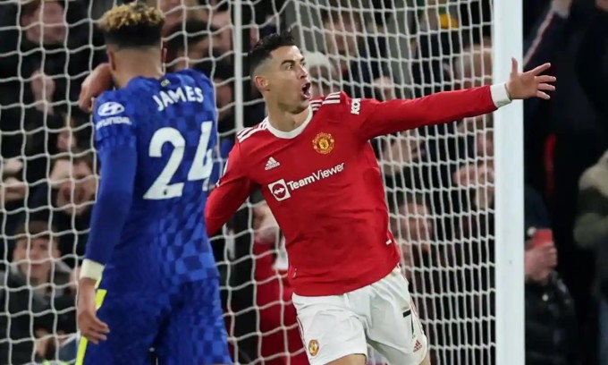 Ronaldo giúp Man Utd hòa Chelsea