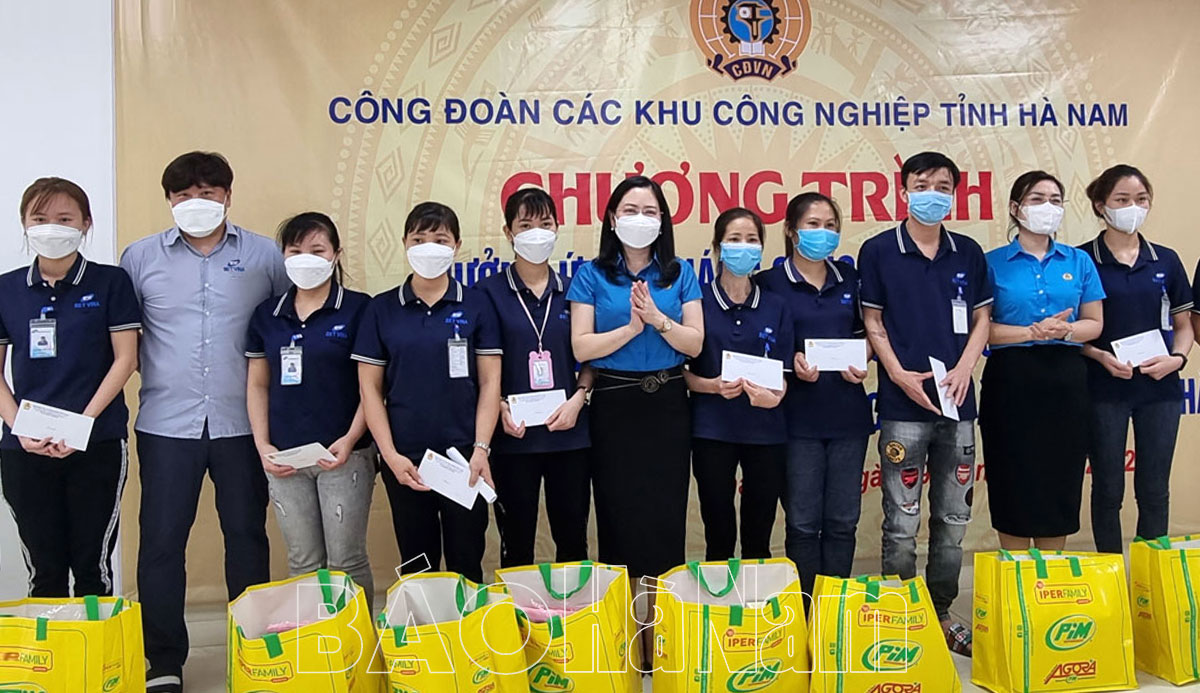 Công đoàn các KCN tỉnh tổ chức chương trình “Nâng cao chất lượng bữa ăn ca cho người lao động”